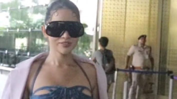 Uorfi Javed clicked at the airport while posing in a selfie with fans