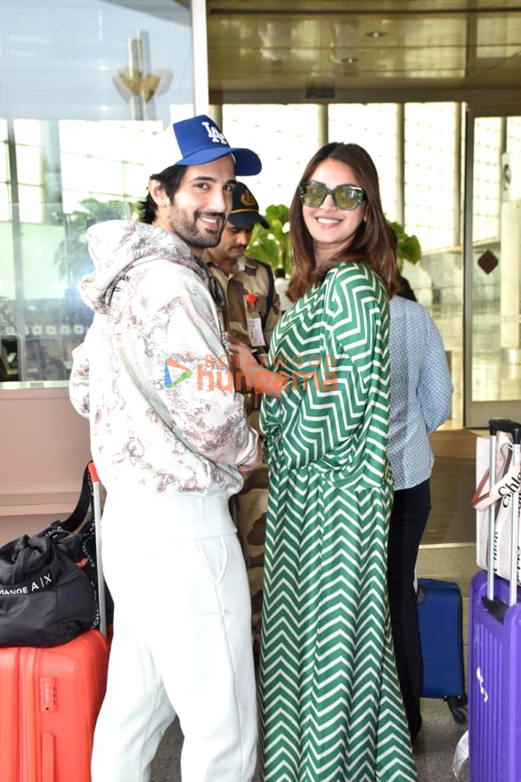 Photos: Aditya Seal, Anushka Ranjan, Rakhi Sawant and others snapped at the airport Photos: Aditya Seal, Anushka Ranjan, Rakhi Sawant and others snapped at the airport