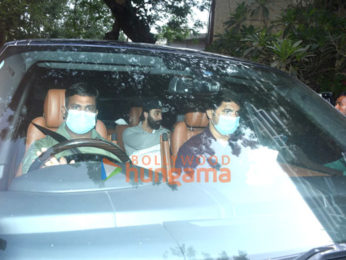 Photos: Alia Bhatt returns home with Ranbir Kapoor and Neetu Singh
