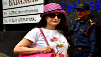 Photos: Amisha Patel spotted outside a cafe in Bandra