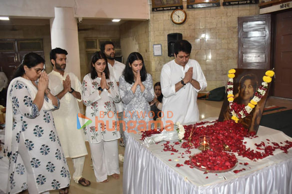 Photos: Celebs attend the prayer meet of the late actor Tabassum Govil Photos: Celebs attend the prayer meet of the late actor Tabassum Govil