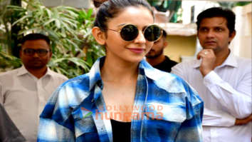 Photos: Rakul Preet Singh snapped outside Izumi in Bandra