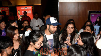 Photos: Varun Dhawan surprises the audience watching Bhediya at a theatre