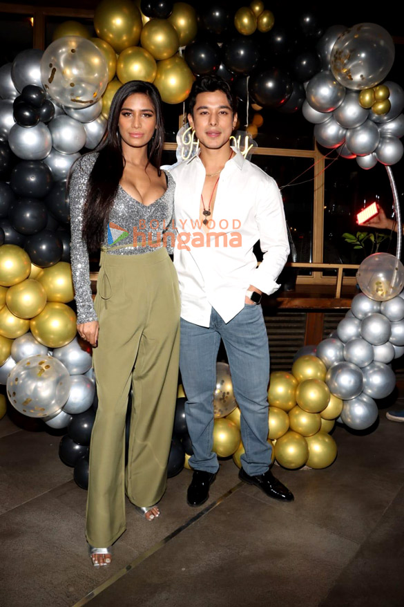 Photos: Celebs attend Pratik Sehajpal’s birthday bash Photos: Celebs attend Pratik Sehajpal’s birthday bash