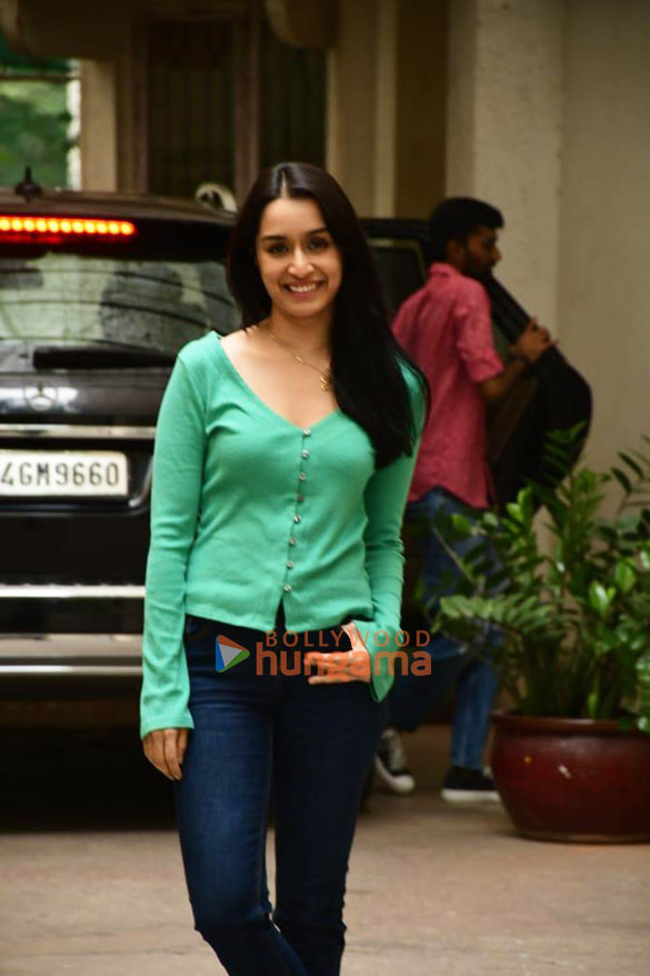 Photos: Shraddha Kapoor snapped at a dubbing studio in Juhu