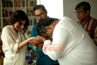 On The Sets Of The Movie Metro… In Dino