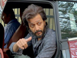 Riteish Deshmukh poses with paps as he gets clicked in the city