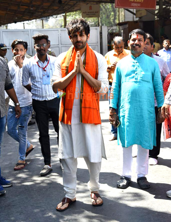 Photos: Kartik Aaryan visits Siddhivinayak temple to seek blessings on the release day of Shehzada