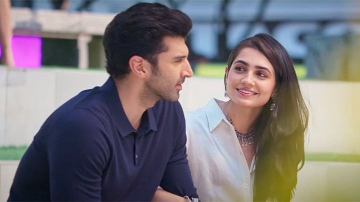 Ghar Nahi Jaana (Video) Gumraah | Aditya Roy Kapur, Mrunal Thakur