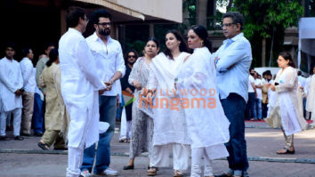 Photos: Celebs attend prayer meet of late actor Satish Kaushik