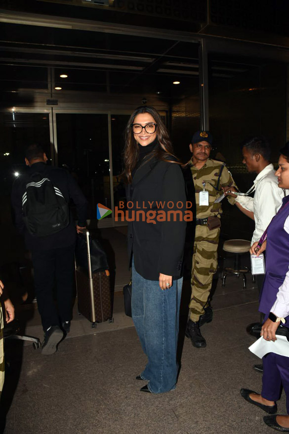 Photos: Deepika Padukone, Tiger Shroff, Uorfi Javed and others snapped at the airport Photos: Deepika Padukone, Tiger Shroff, Uorfi Javed and others snapped at the airport