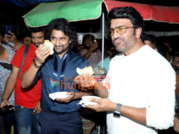 Photos: Nani and Sharad Kelkar enjoy eating vada pav during Dasara promotions