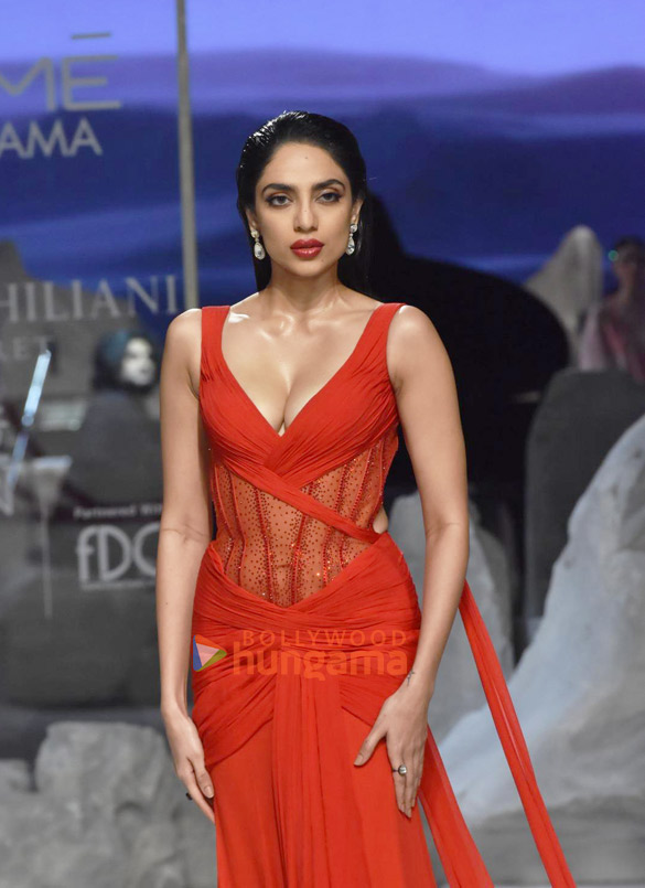 Photos: Sobhita Dhulipala, Sanya Malhotra, Sonakshi Sinha and others walk the ramp at Lakme Fashion Week 2023 – Day 2 Photos: Sobhita Dhulipala, Sanya Malhotra, Sonakshi Sinha and others walk the ramp at Lakme Fashion Week 2023 – Day 2