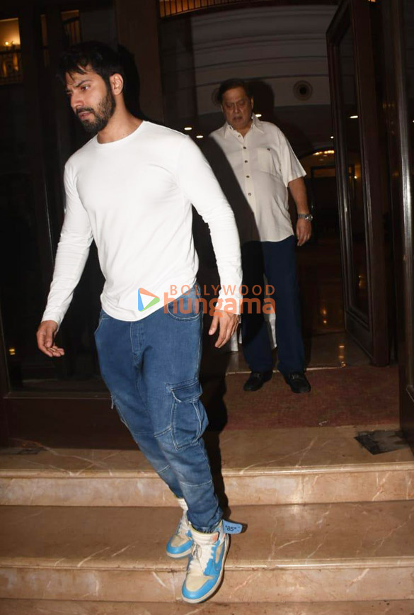 Photos: Varun Dhawan, David Dhawan and others snapped at a prayer meet Photos: Varun Dhawan, David Dhawan and others snapped at a prayer meet