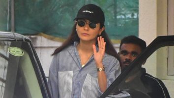 Anushka Sharma gets clicked in the city