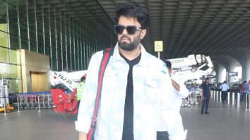 Maniesh Paul poses for paps at the airport