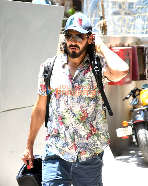 Photos: Dino Morea spotted at the Exceed office Photos: Dino Morea spotted at the Exceed office