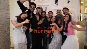 Photos: Maniesh Paul, Priya Bapat and others attend the wrap up bash of web series Rafuchakkar