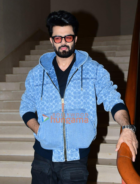 Photos: Maniesh Paul and Aksha Pardasany snapped promoting Rafuchakkar Photos: Maniesh Paul and Aksha Pardasany snapped promoting Rafuchakkar