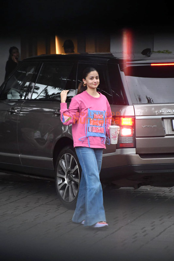 Photos: Alia Bhatt and Ranveer Singh snapped at the Kalina airport leaving for Kanpur and Bareilly to promote the film Rocky Aur Rani Kii Prem Kahaani Photos: Alia Bhatt and Ranveer Singh snapped at the Kalina airport leaving for Kanpur and Bareilly to promote the film Rocky Aur Rani Kii Prem Kahaani