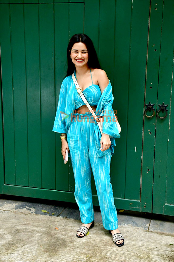 Photos: Avneet Kaur snapped at Kangana Ranaut’s office in Bandra Photos: Avneet Kaur snapped at Kangana Ranaut’s office in Bandra