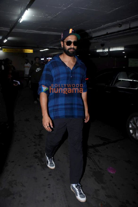 Photos: Vicky Kaushal snapped at the airport Photos: Vicky Kaushal snapped at the airport