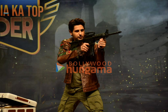 Photos: Sidharth Malhotra snapped at the new game launch of Raider SIX Photos: Sidharth Malhotra snapped at the new game launch of Raider SIX