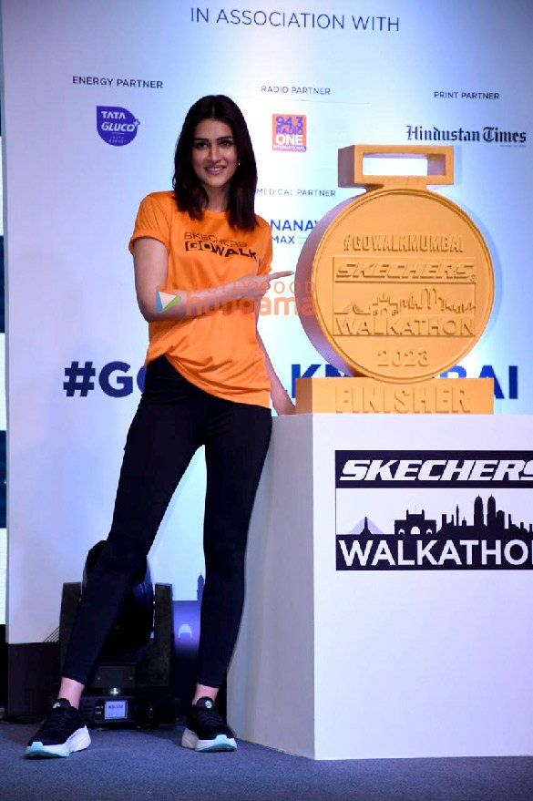 Photos: Kriti Sanon attends the Skechers Walkthon Press Conference Photos: Kriti Sanon attends the Skechers Walkthon Press Conference