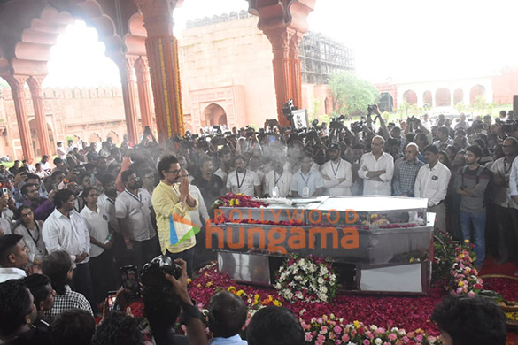 Photos: Celebs attend Nitin Chandrakant Desai’s funeral Photos: Celebs attend Nitin Chandrakant Desai’s funeral