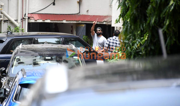 Photos: Vicky Kaushal spotted in Bandra Photos: Vicky Kaushal spotted in Bandra