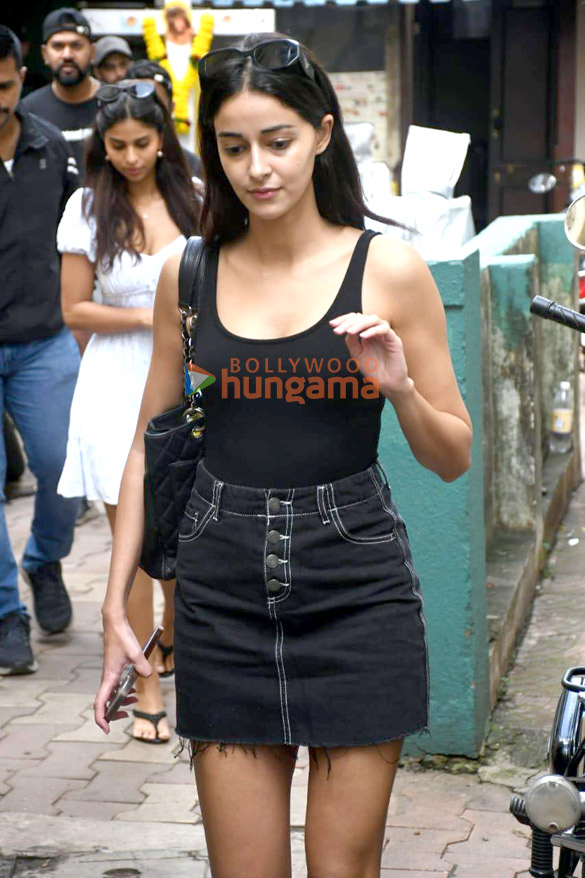 Photos: Ananya Pandey, Suhana Khan and Shanaya Kapoor spotted in Bandra Photos: Ananya Pandey, Suhana Khan and Shanaya Kapoor spotted in Bandra