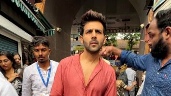 Photos: Kartik Aaryan visits Lalbaugcha Raja to seek Lord Ganesha’s blessings