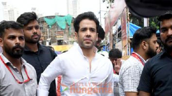 Photos: Tusshar Kapoor, Sherlyn Chopra and others snapped at Lalbaugcha Raja