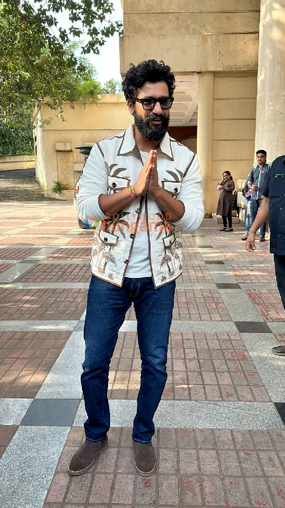 Photos: Vicky Kaushal snapped promoting The Great Indian Family Photos: Vicky Kaushal snapped promoting The Great Indian Family