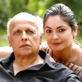 Pooja Bhatt reacts calmly to a user making derogatory comments about Mahesh Bhatt; fans call her ‘queen’