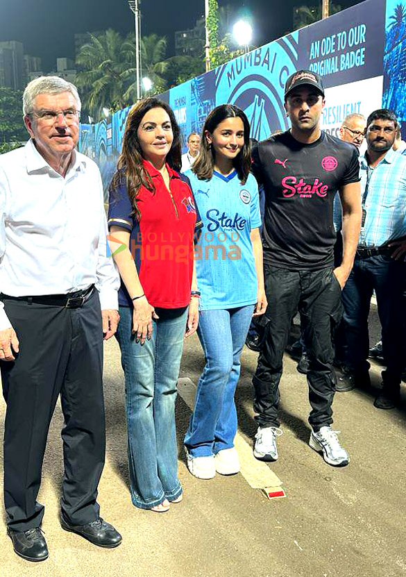 Photos: Alia Bhatt, Ranbir Kapoor and Nita Ambani snapped at the Indian Super League in Mumbai Photos: Alia Bhatt, Ranbir Kapoor and Nita Ambani snapped at the Indian Super League in Mumbai