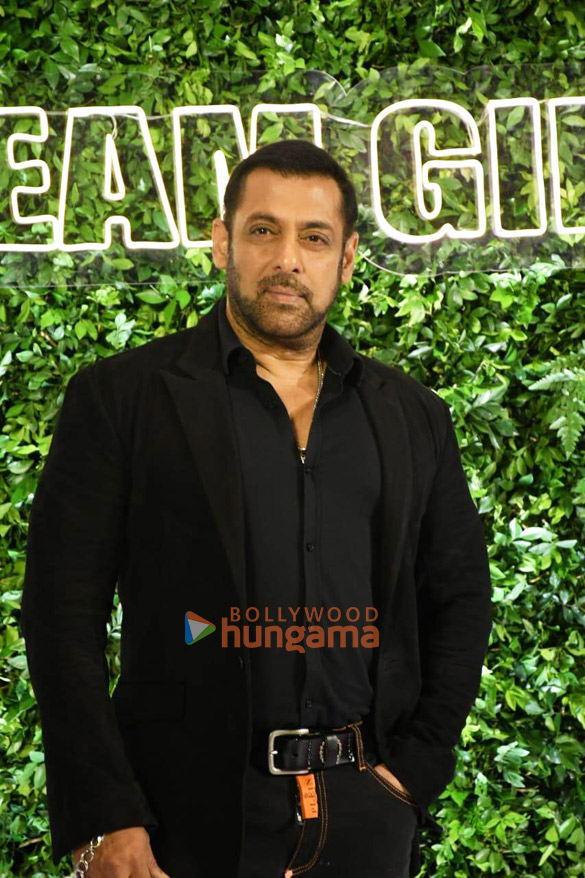 Photos: Celebs snapped at Hema Malini’s 75th birthday celebration Photos: Celebs snapped at Hema Malini’s 75th birthday celebration