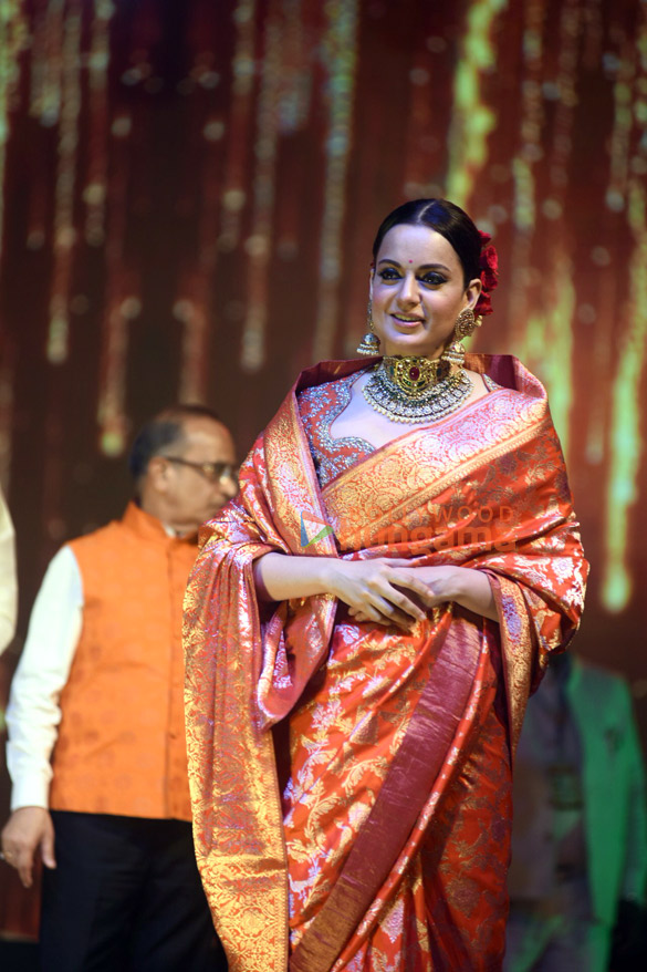 Photos: Kangana Ranaut snapped at Delhi’s Lav Kush Ramlila event Photos: Kangana Ranaut snapped at Delhi’s Lav Kush Ramlila event