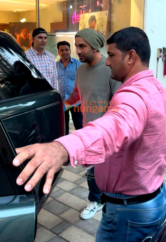 Photos: Ranbir Kapoor snapped at T-Series office Photos: Ranbir Kapoor snapped at T-Series office