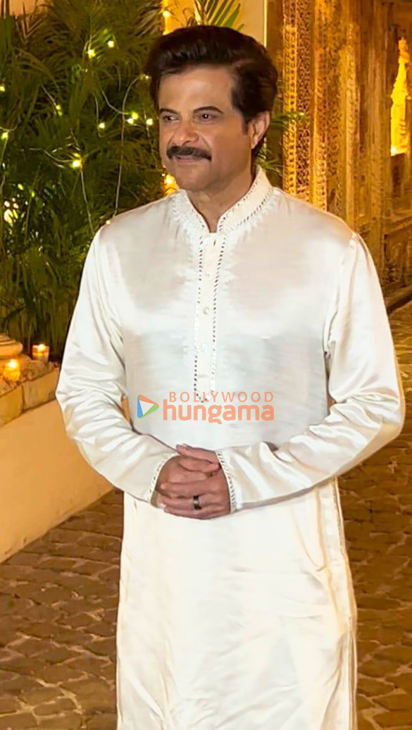 Photos: Karva Chauth celebrations at Anil Kapoor’s residence in Juhu Photos: Karva Chauth celebrations at Anil Kapoor’s residence in Juhu