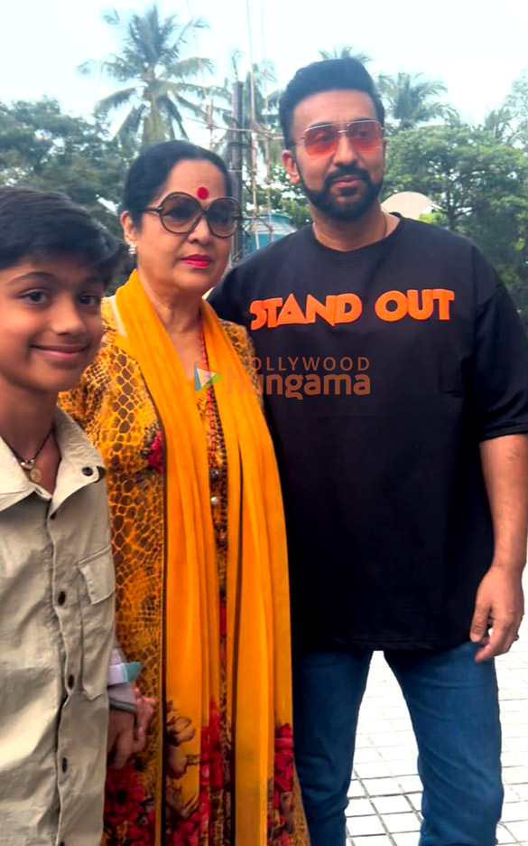 Photos: Raj Kundra and Sunanda Shetty snapped at PVR, Juhu Photos: Raj Kundra and Sunanda Shetty snapped at PVR, Juhu