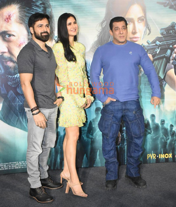 Photos: Tiger 3 stars Salman Khan, Katrina Kaif and Emraan Hashmi snapped at a fan meet and greet event Photos: Tiger 3 stars Salman Khan, Katrina Kaif and Emraan Hashmi snapped at a fan meet and greet event