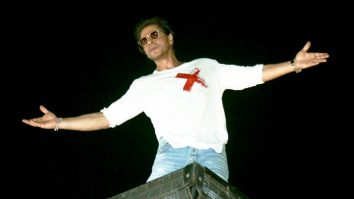 Shah Rukh Khan celebrates his 58th birthday with fans outside Mannat for the second time