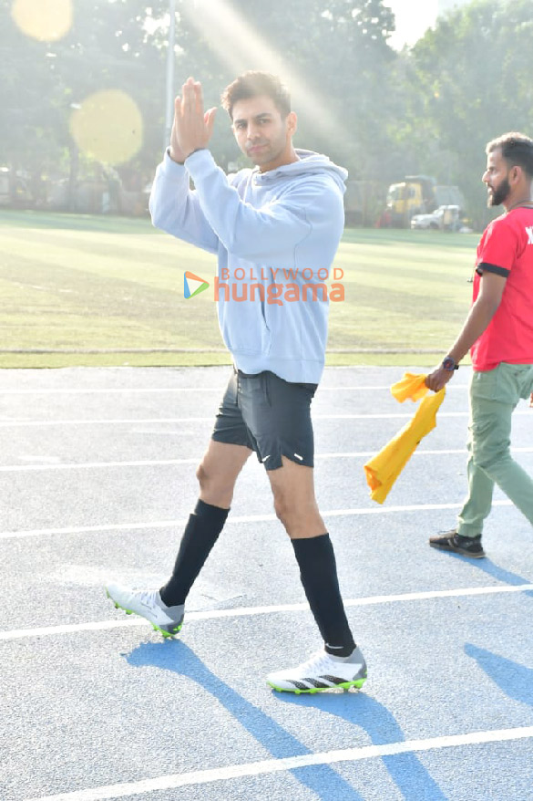 Photos: Kartik Aaryan, Aparshakti Khurana and Bunty Walia snapped at an all star football match