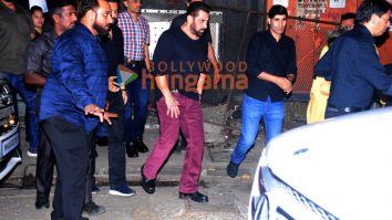 Photos: Salman Khan, Iulia Vantur and other celebs snapped at Sohail Khan’s birthday bash