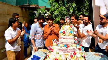 Photos: Sunny Deol celebrates Dharmendra’s 88th birthday at his house