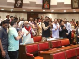 Pankaj Tripathi starrer Main Atal Hoon receives standing ovation at Maharashtra Vidhan Bhavan special screening Pankaj Tripathi starrer Main Atal Hoon receives standing ovation at Maharashtra Vidhan Bhavan special screening