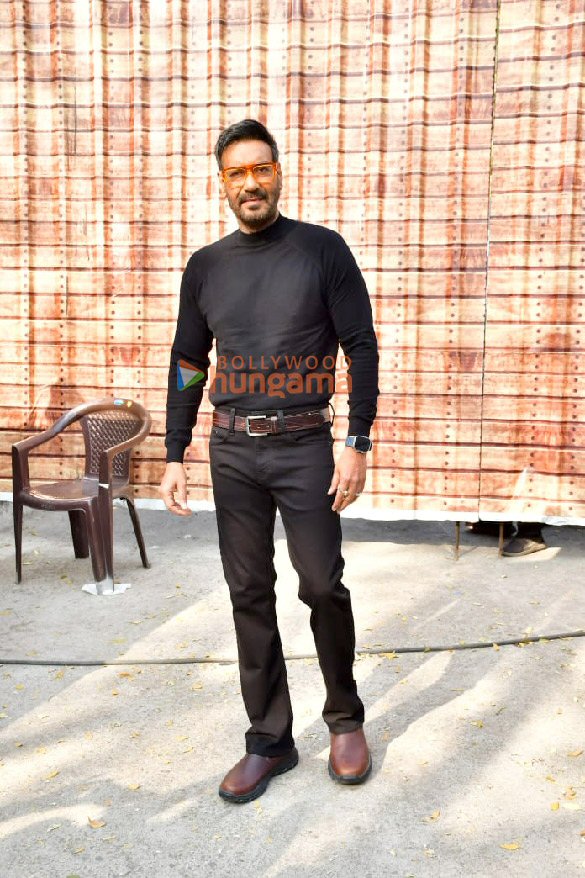 Photos: Ajay Devgn and R Madhavan snapped promoting Shaitaan on the sets of Bigg Boss 17 Photos: Ajay Devgn and R Madhavan snapped promoting Shaitaan on the sets of Bigg Boss 17