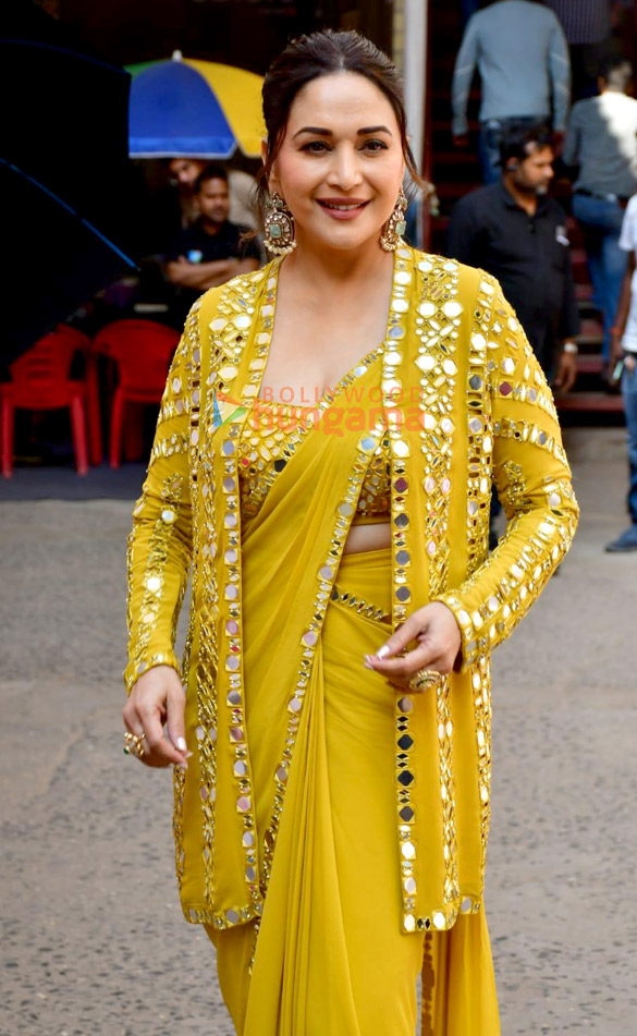 Photos: Madhuri Dixit, Suniel Shetty and Bharti Singh snapped on the sets of Dance Deewane 4 Photos: Madhuri Dixit, Suniel Shetty and Bharti Singh snapped on the sets of Dance Deewane 4