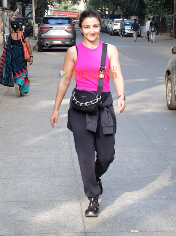 Photos: Soha Ali Khan snapped in Khar Photos: Soha Ali Khan snapped in Khar